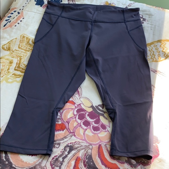 Lululemon Lavender Cropped Leggings - Picture 3 of 6